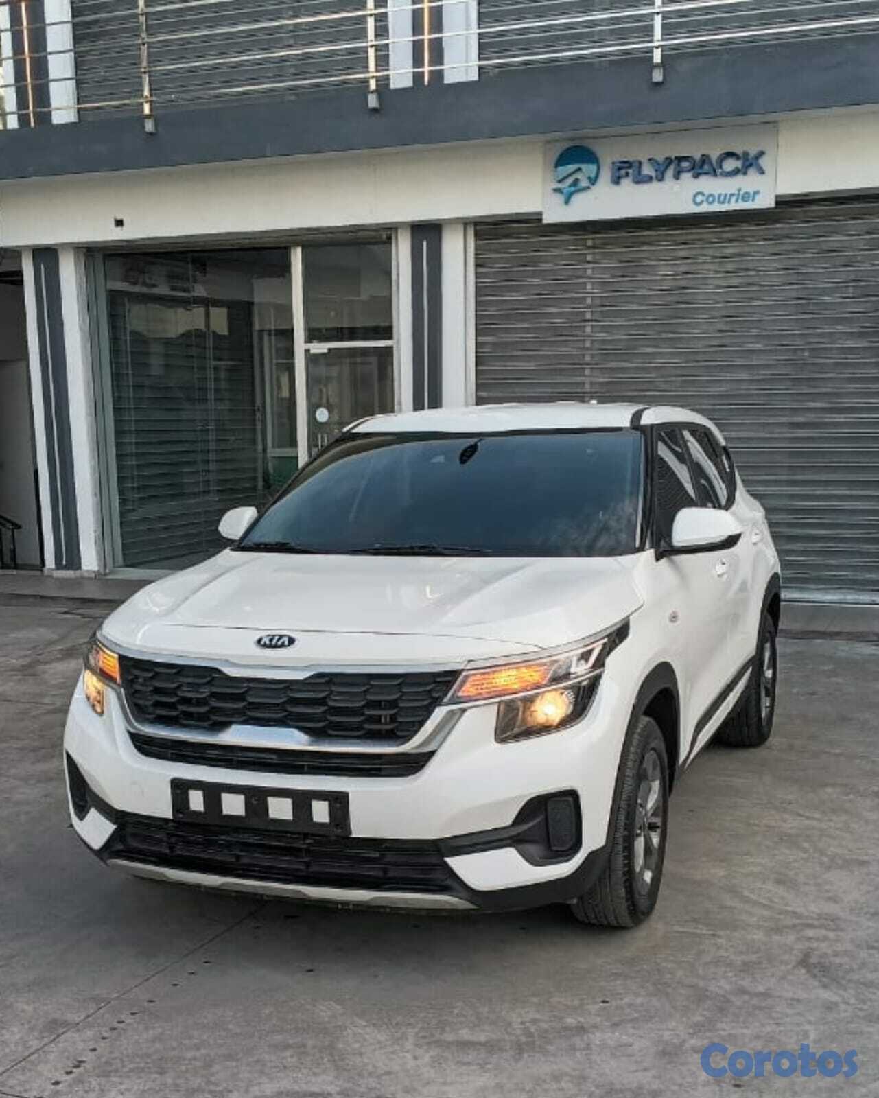 jeepetas y camionetas - KIA SELTOS 2022 BLANCO DIESEL 2
