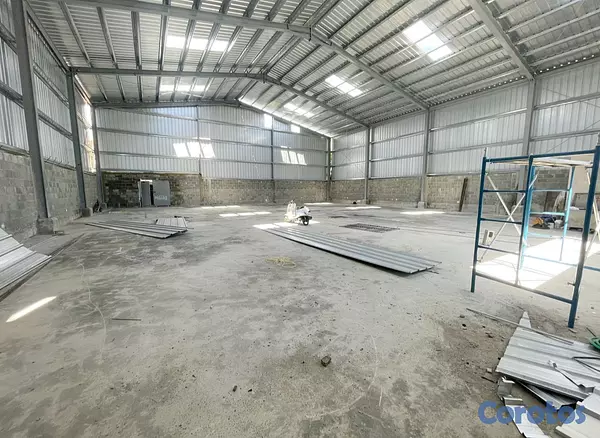 oficinas y locales comerciales - nave céntrica en alquiler  6