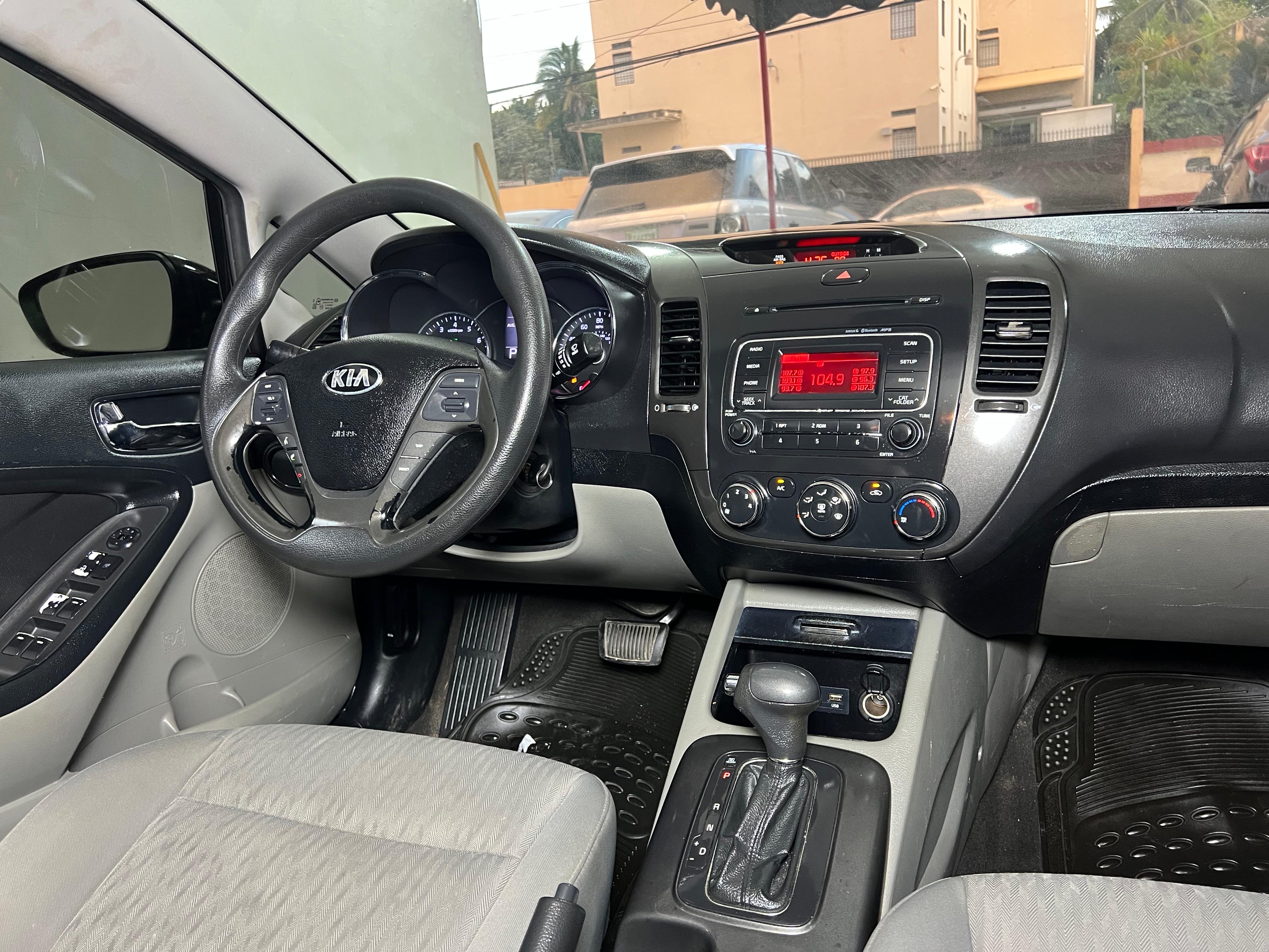 carros - KIA FORTE LX AÑO 2015 CLEAN CARFAX  8