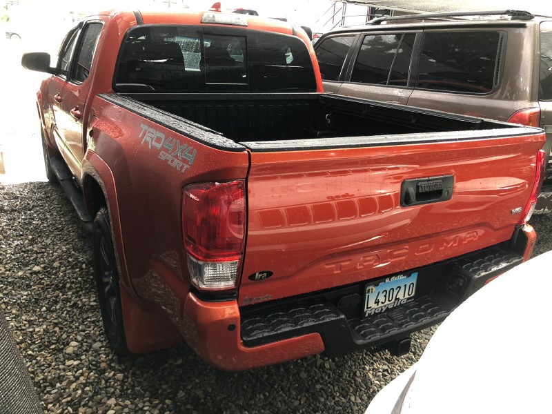 jeepetas y camionetas - Toyota tacoma 2018 recién importada clean  5