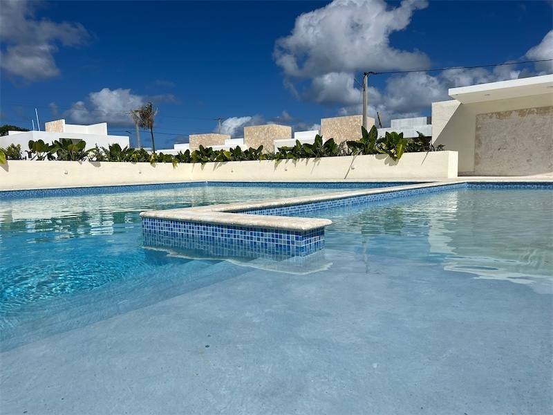 casas vacacionales y villas - Venta de Villa en Bavaro punta cana con piscina zona turística 1