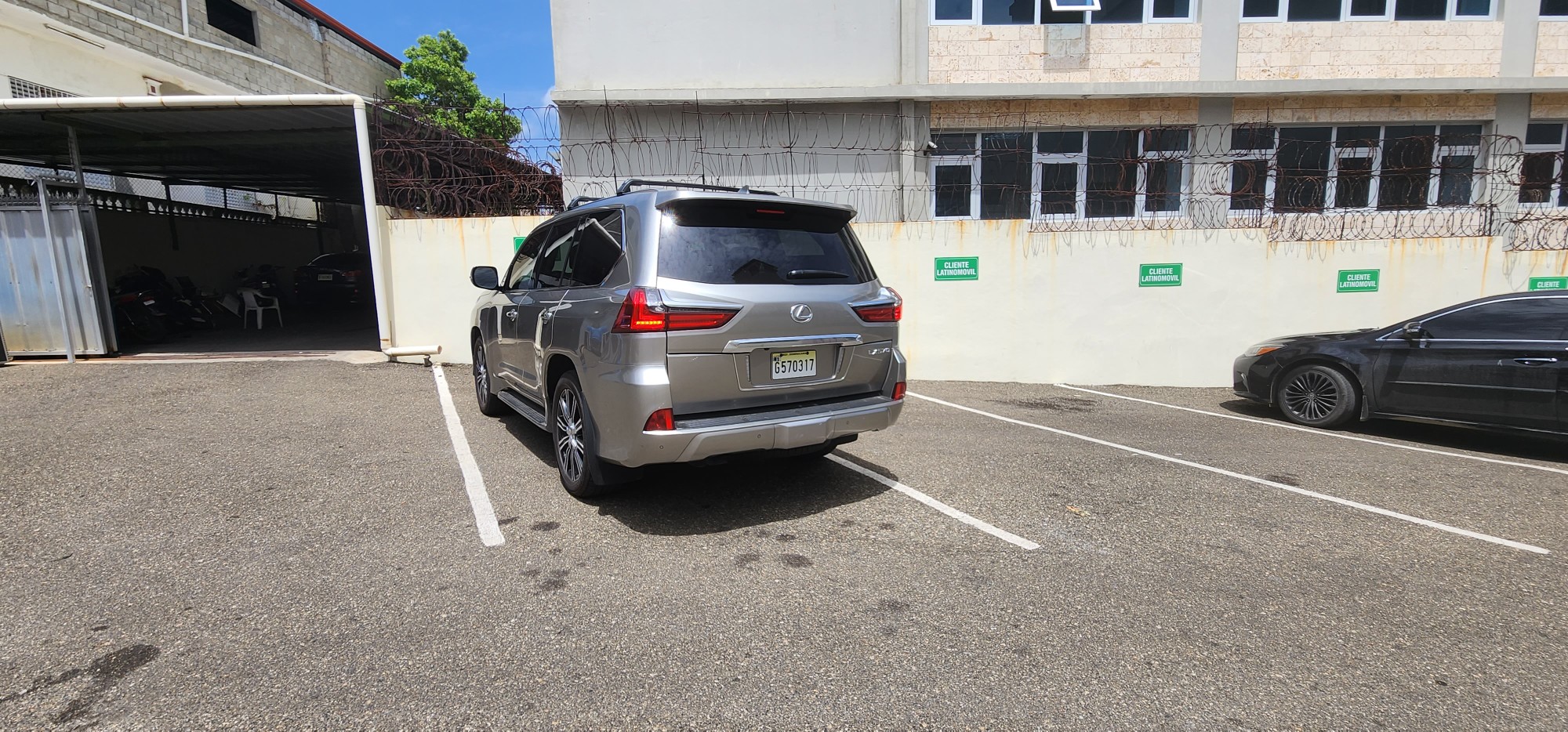 jeepetas y camionetas - Lexus lx570 2020 5