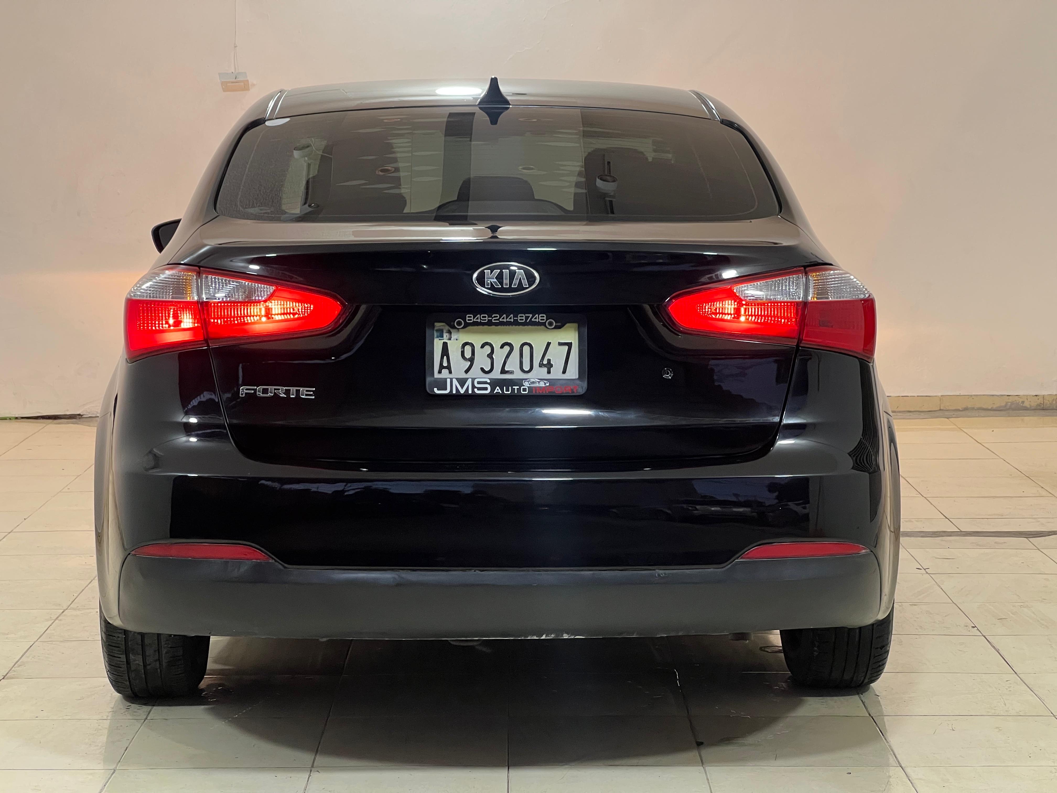 carros - KIA FORTE LX AÑO 2015 CLEAN CARFAX  9