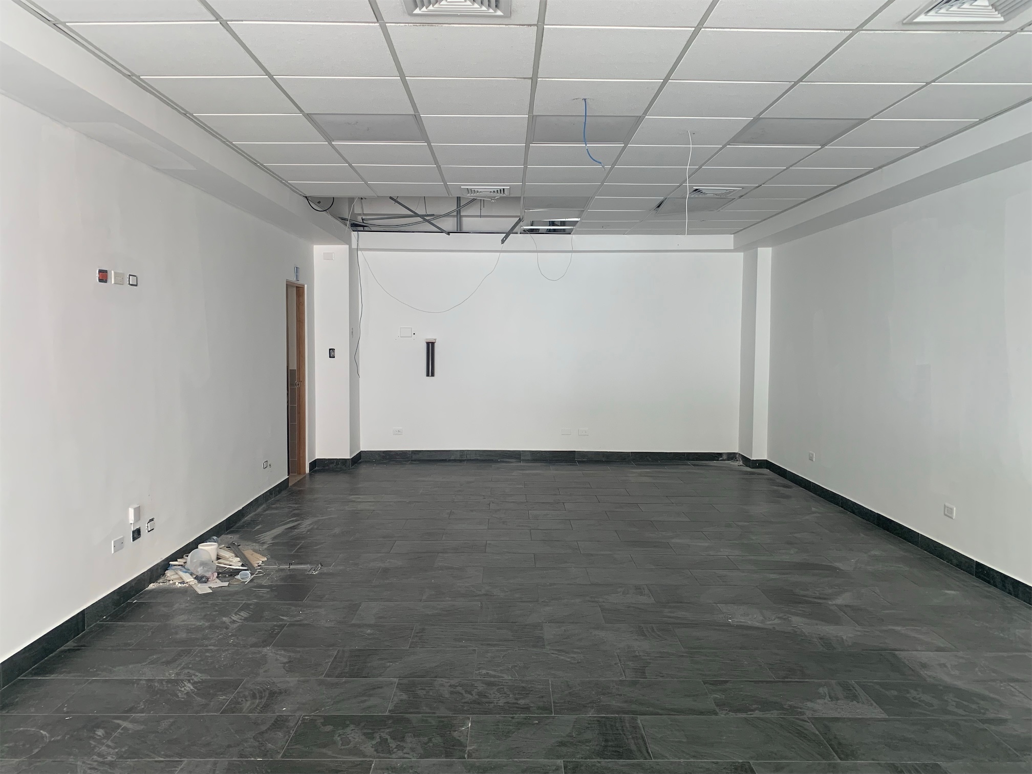 oficinas y locales comerciales - Local céntrico y exclusivo Piantini 3