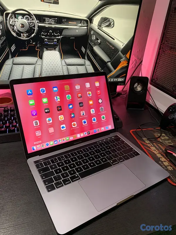computadoras y laptops - MacBook Pro 2018 16RAM 256SSD TouchBar+TouchID 5