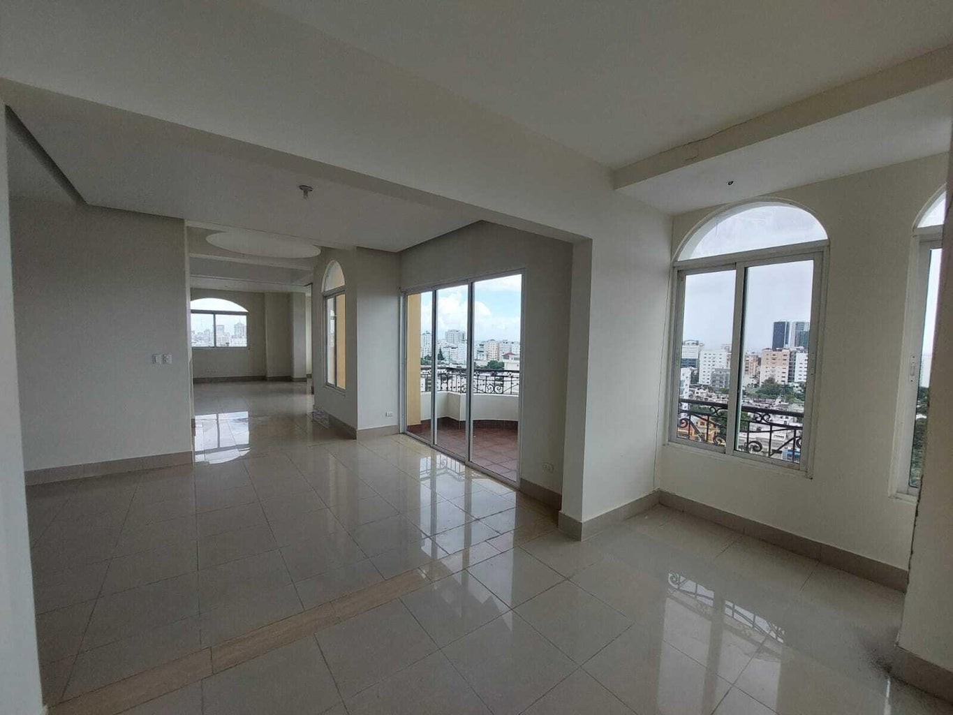 apartamentos - Apartamento en Venta Bella Vista de Tres Habitaciones  4