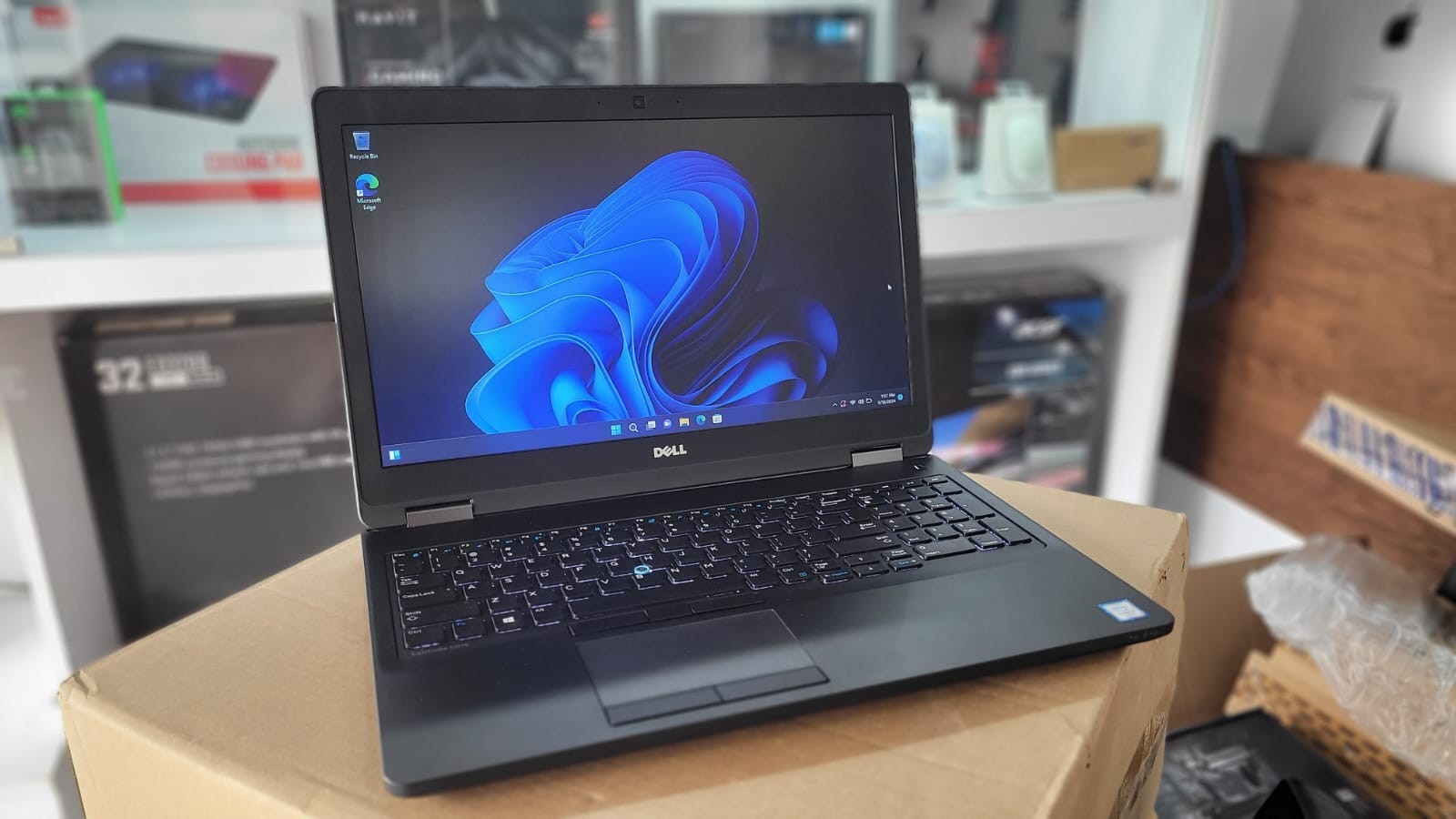 computadoras y laptops - Dell Latitude 5570 5590 5580 i7 6ta / 7ma / 8va / 15 plg  0