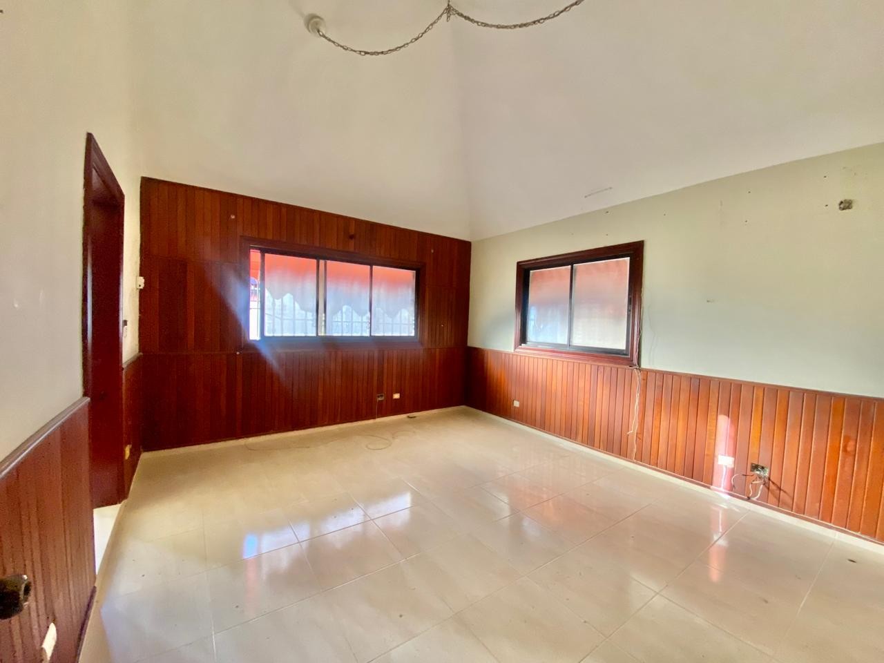 casas - Vendo Hermosa Casa en zona tranquila, Avenida República de Colombia.  7