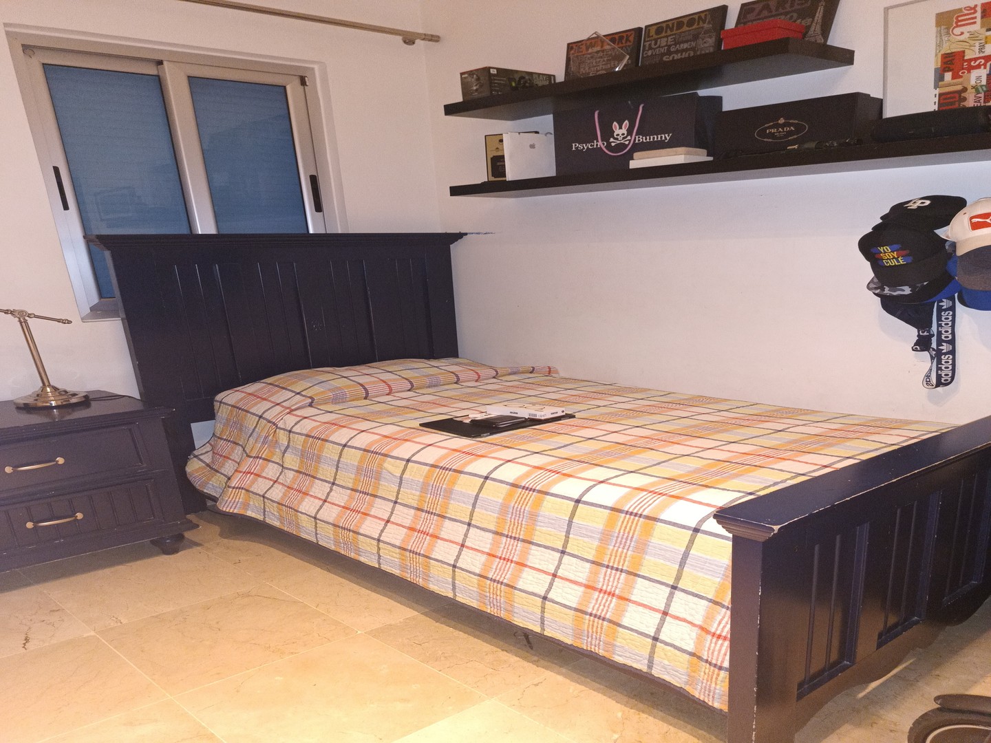 muebles y colchones - Cama twin con colchón 

 1