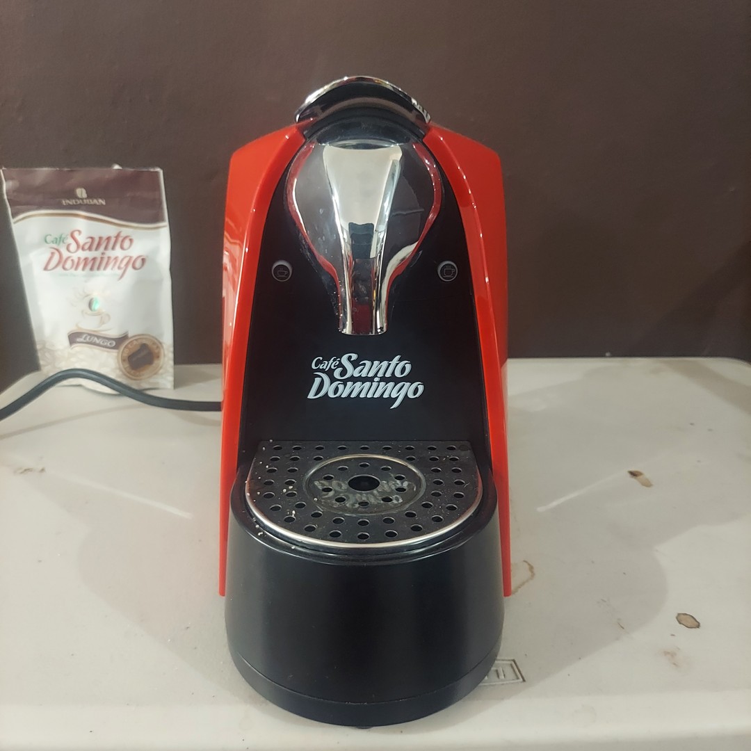 electrodomesticos - Maquina de espresso roja de capsula. En buenas condiciones 4
