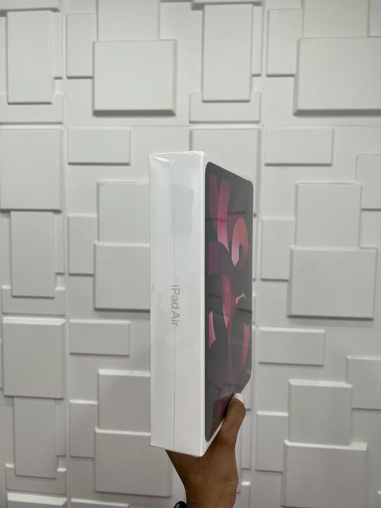 celulares y tabletas - iPad Air 5th Generacion de 256gb Sellada  2