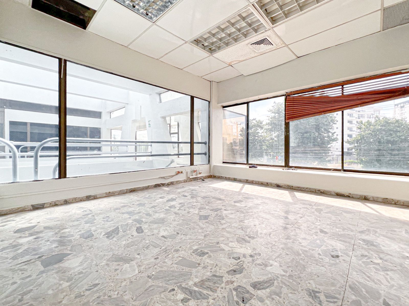 oficinas y locales comerciales - 🔵 Alquilo Nave 3,600 mts en herrera  Av Luperon  4