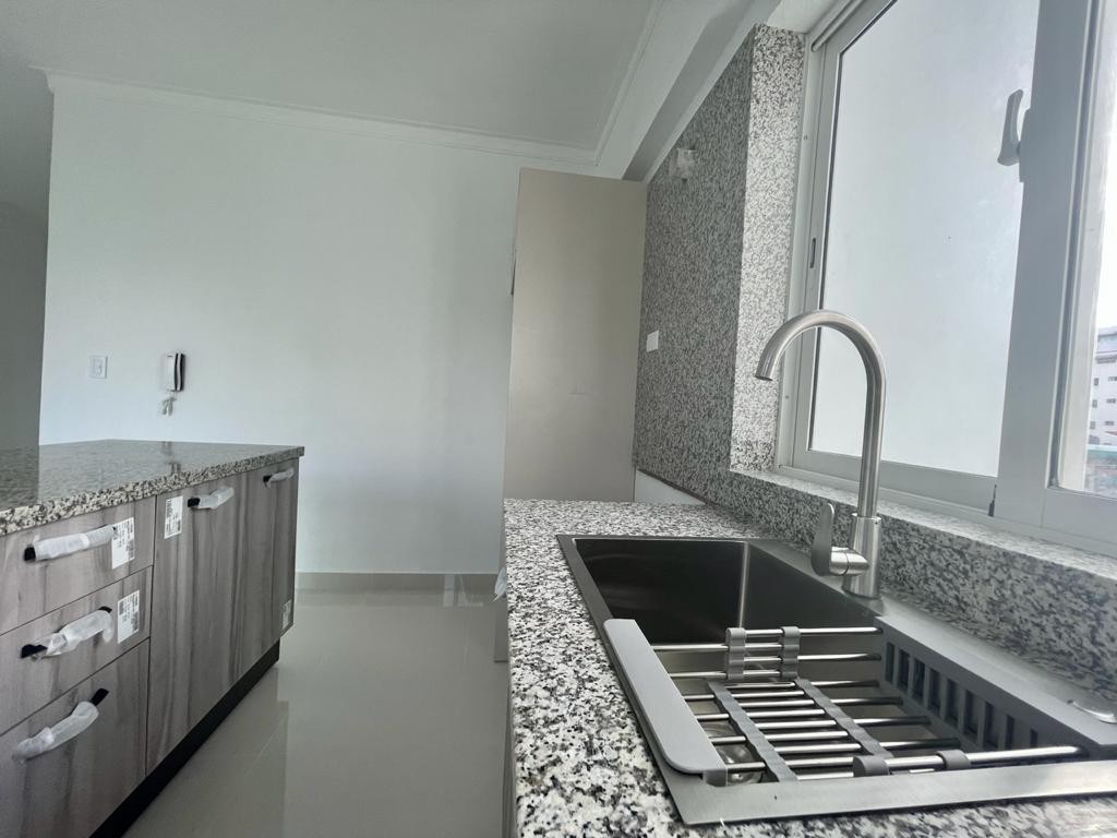 apartamentos - Apartamento nuevo con línea blanca en Evaristo Morales 2