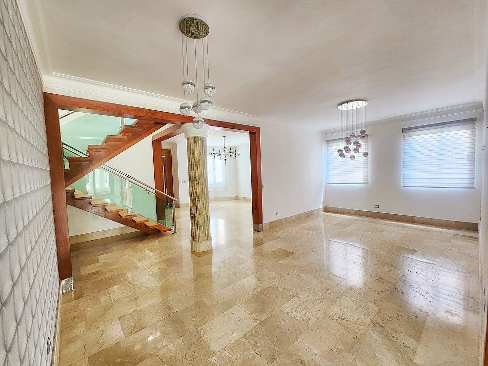 casas - Casa en alquiler en Villa María, Santiago, cerca de todo 6