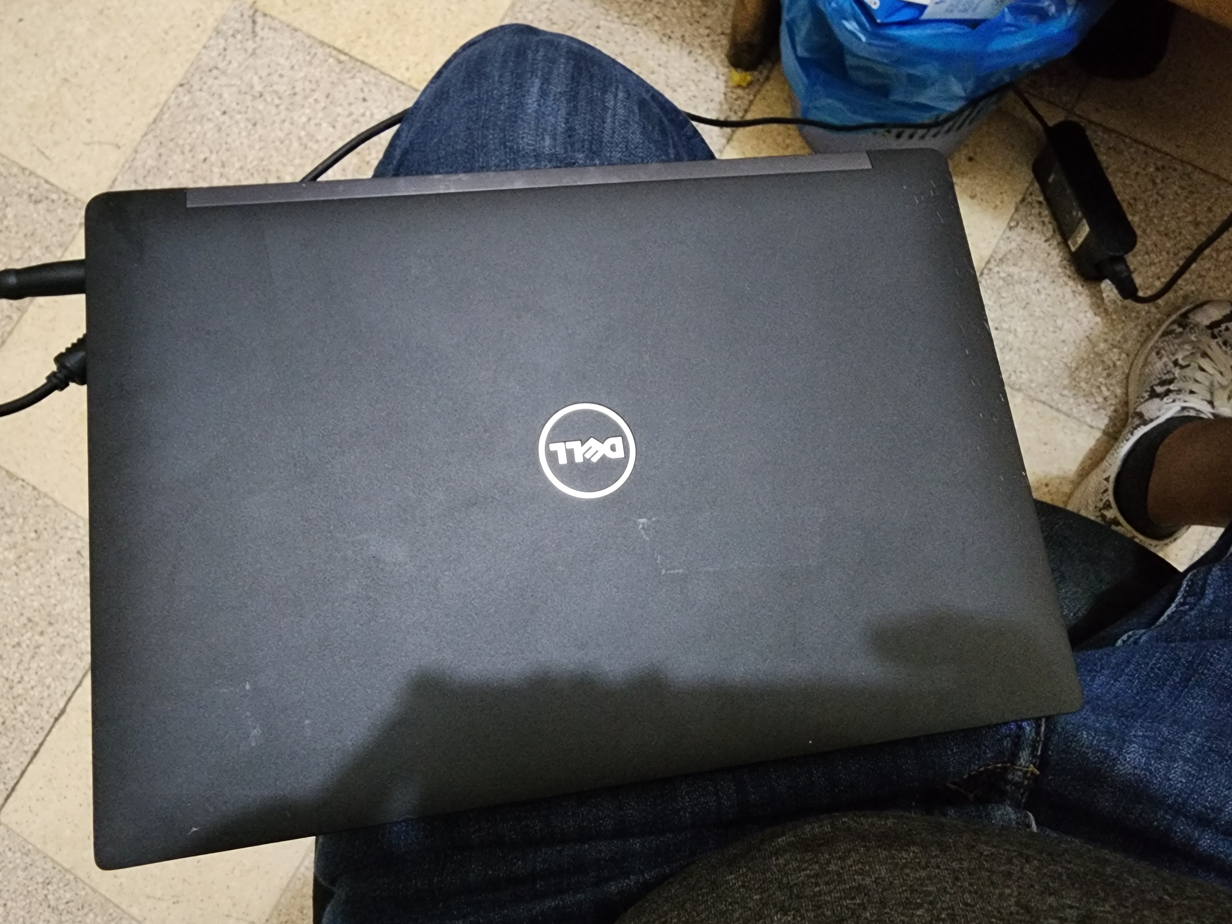 computadoras y laptops - laptop del i7 con cargador 2