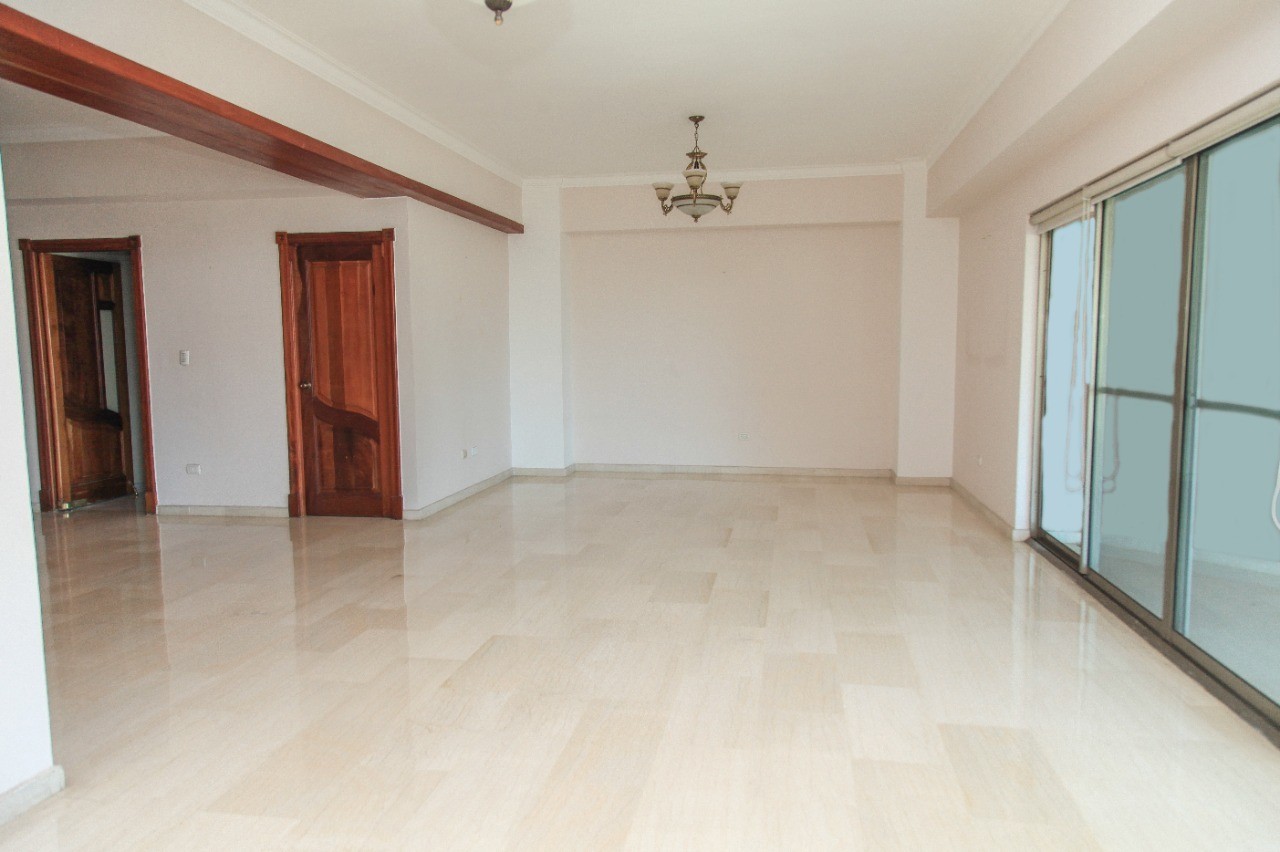 apartamentos - EVARISTO MORALES, AMPLIO APARTAMENTO /ASCENSOR CON LLAVE.