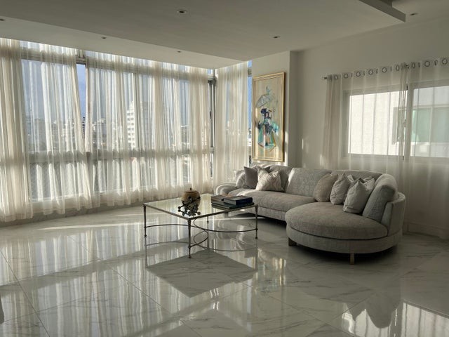 penthouses - Penthouse con línea blanca en alquiler #24-577 aire acondicionado, terraza priv.