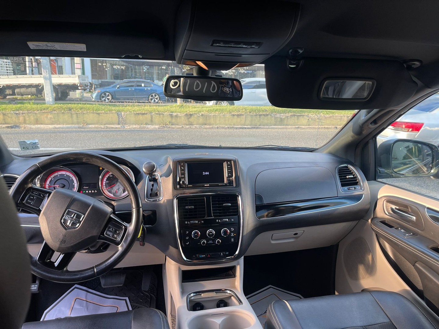 jeepetas y camionetas - 2019 Dodge Grand Caravan SXT 4