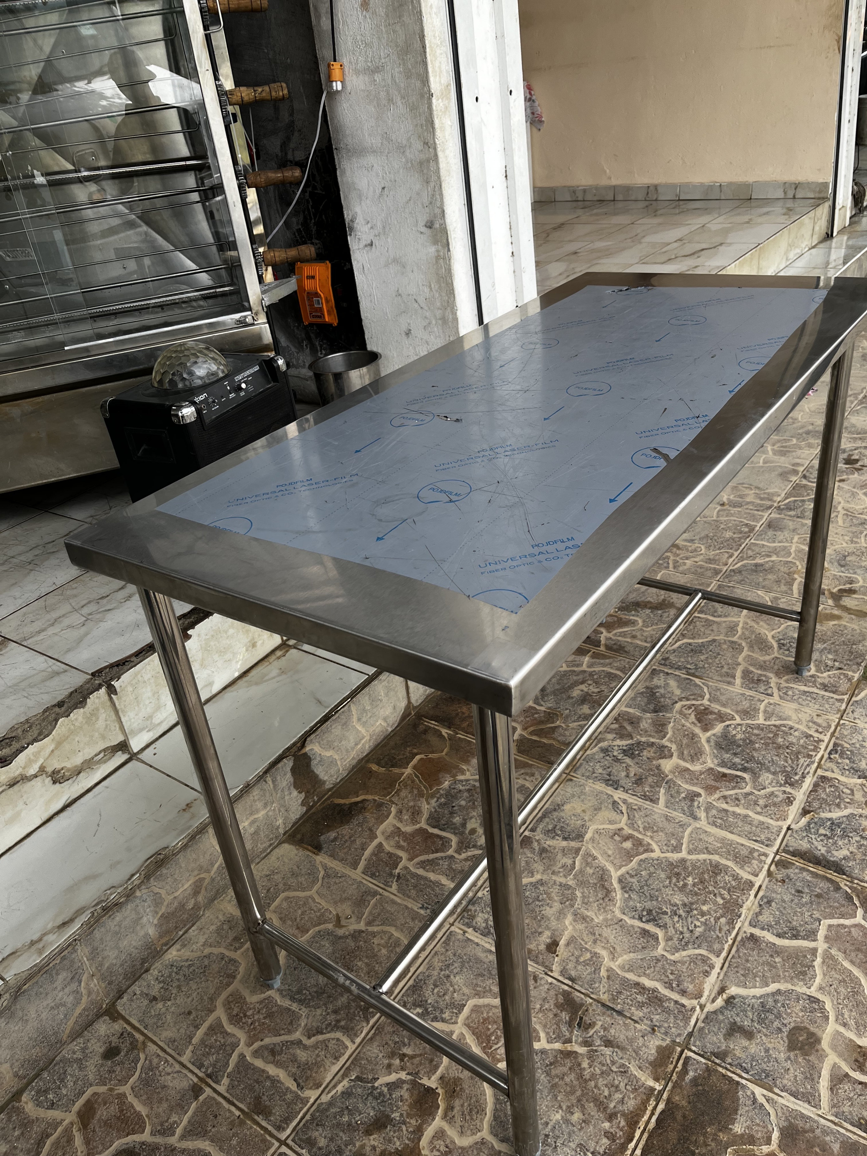 equipos profesionales - Mesa de trabajo en acero inoxidable calibre 16 (Robusto) 1