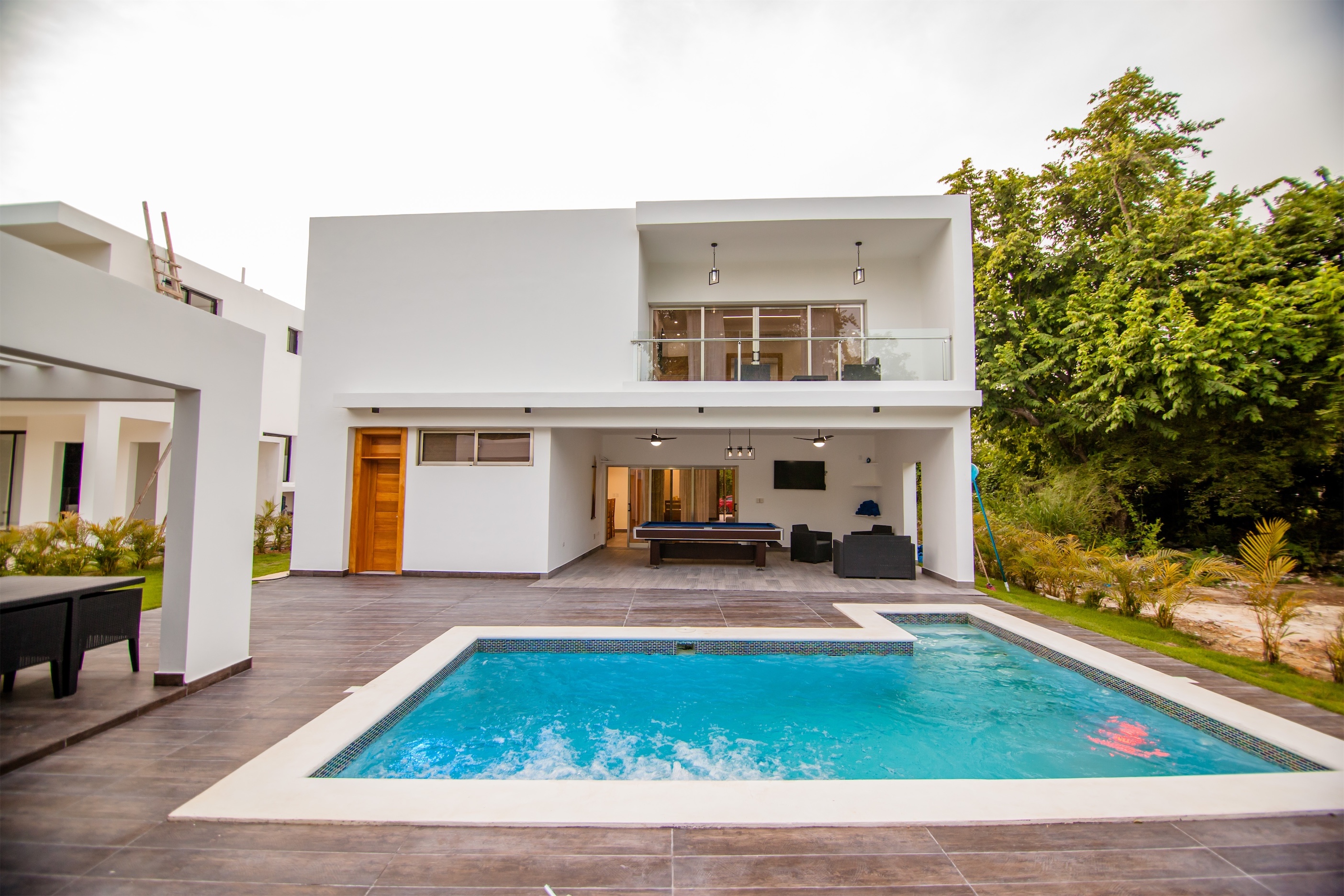 casas vacacionales y villas - Venta de Villa en playa nueva Romana con piscina y 590mts República Dominicana
