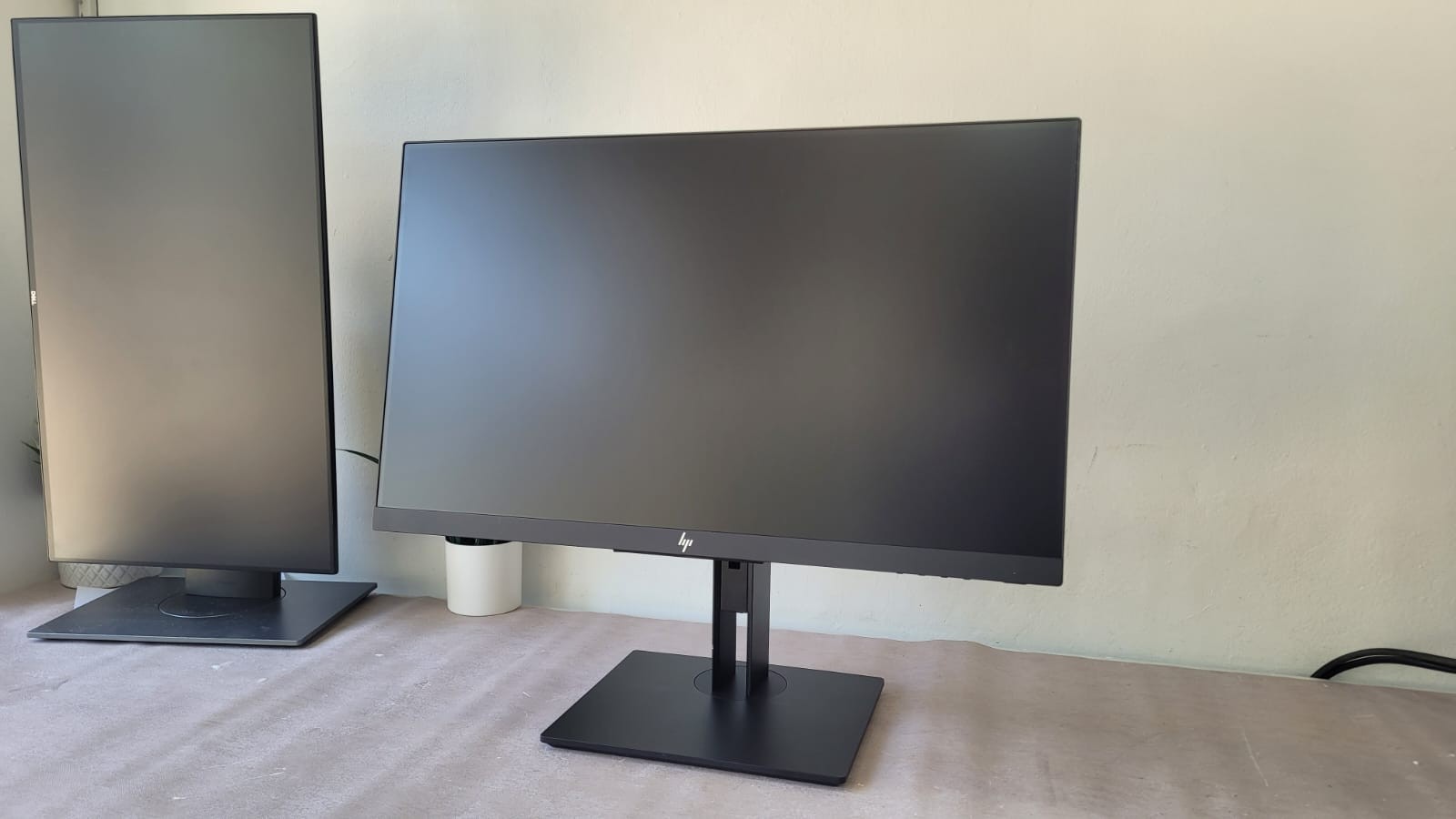 computadoras y laptops - MONITOR SIN BORDES HP Z23 23 PLG 1