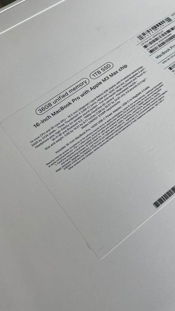 computadoras y laptops - Macbook Pro 2023 chip m3 max 36Gb de ram 1tb ssd 16 pulgada nueva sellada  1
