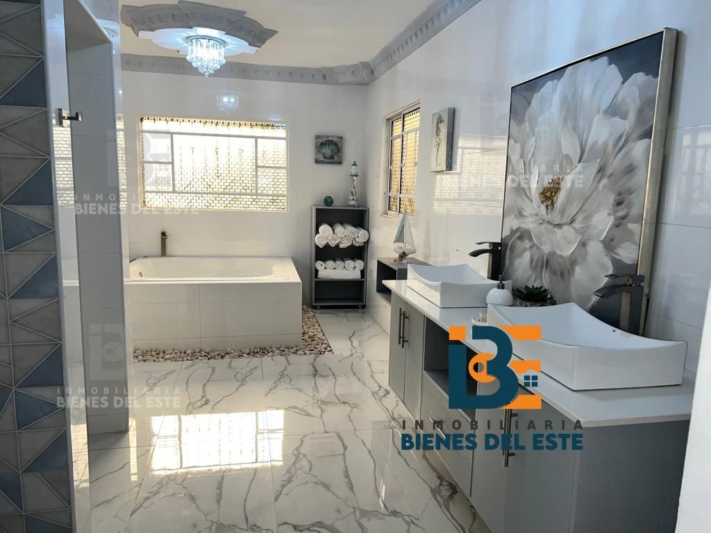 casas - Vivienda de tres niveles en el Centro de la Ciudad 9