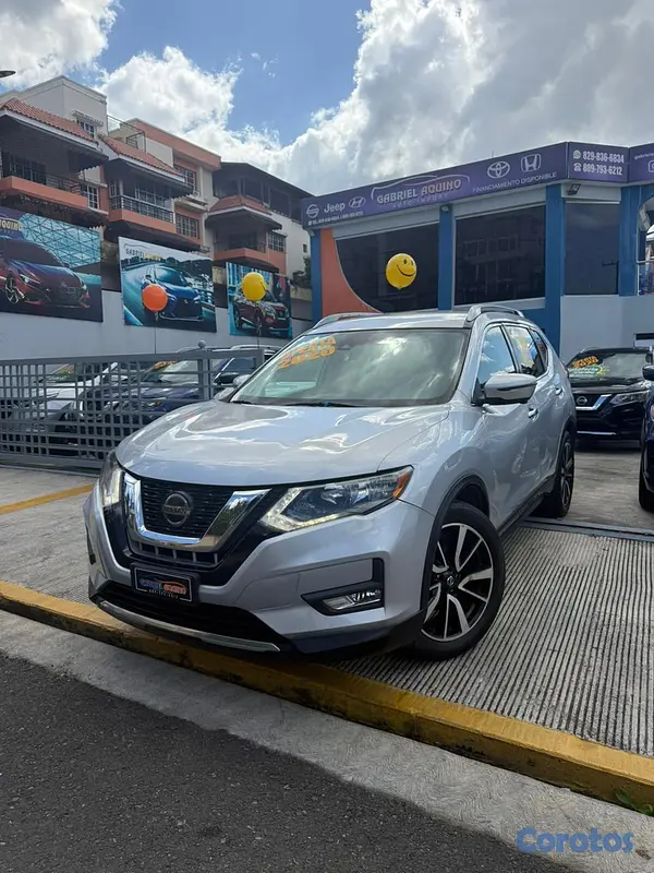 jeepetas y camionetas - Nissan Rogue SL 2020 3