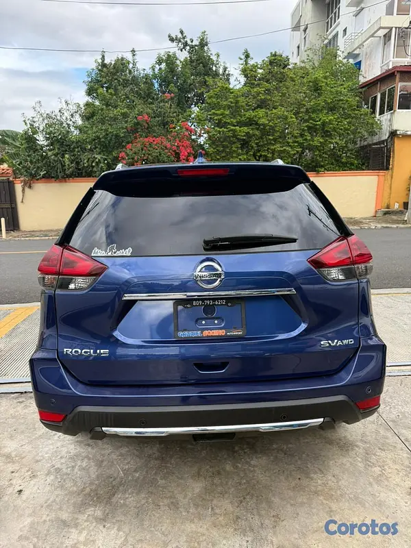 jeepetas y camionetas - Nissan Rogue SV AWD 2020 7