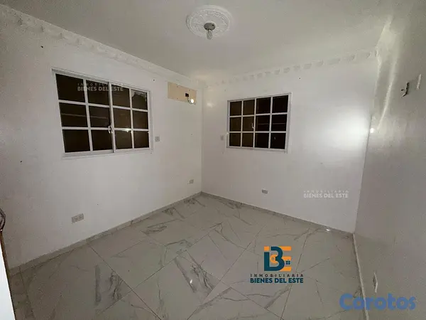 casas - DE VENTA casa de dos niveles con (4) habitaciones  5