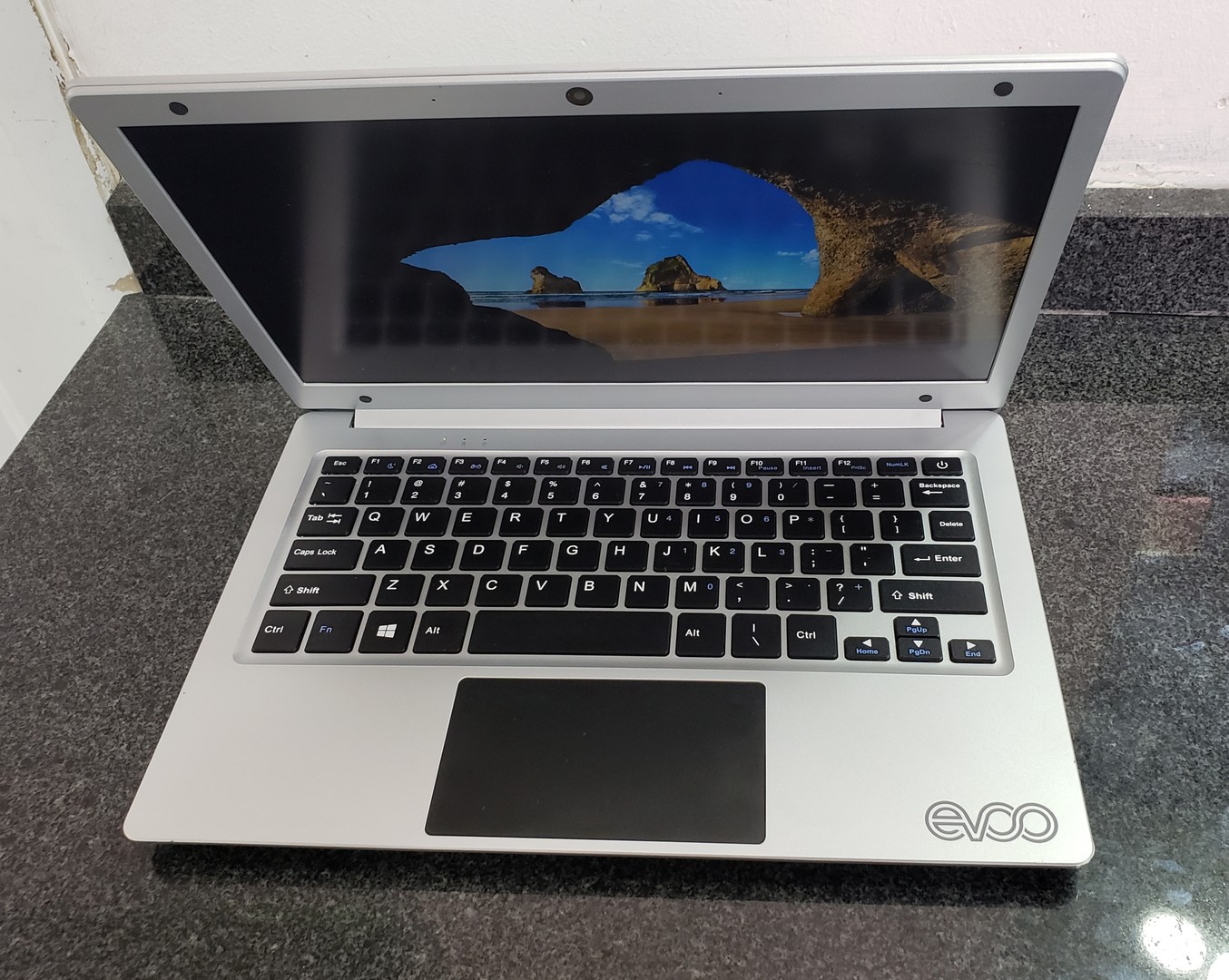 computadoras y laptops - EVOO EV-C-116-5-SL 11.6 FHD A4-9120 1.50GHZ. 32GB EMMC. 26-4