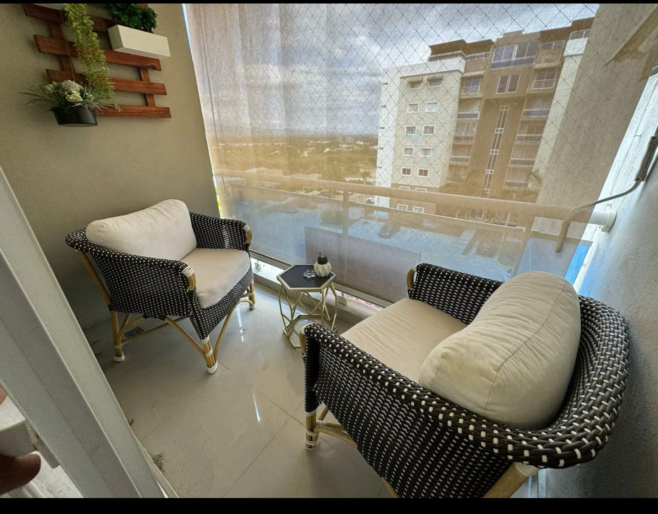 apartamentos - en mediterráneo vendo vacío o amueblado 5 nivel  8