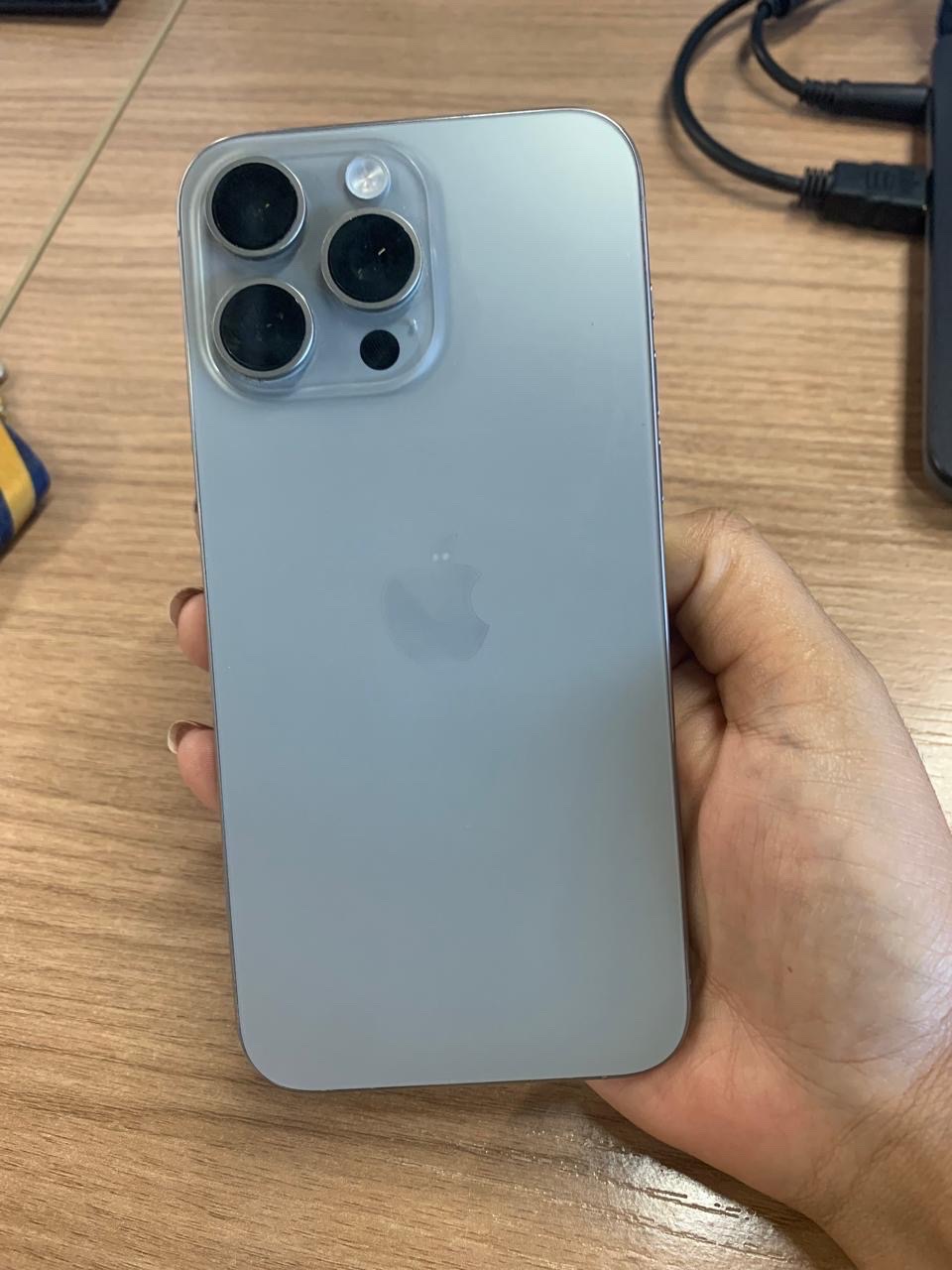 celulares y tabletas - iPhone 15 pro Max 0