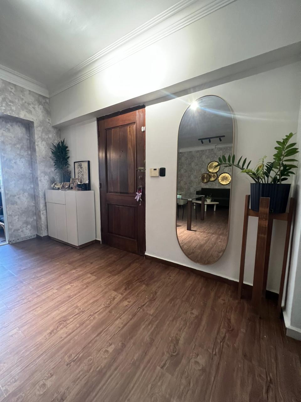 apartamentos - VENDO 2do Piso En Evaristo Morales con 3 Parqueos 4