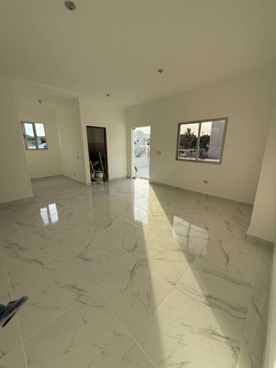oficinas y locales comerciales - Local Comercial en EVARISTO MORALES 5