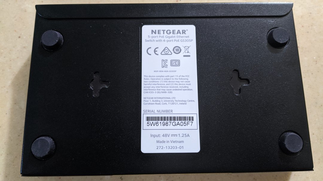 computadoras y laptops - Netgear -GS305P-100NAS 5 Puertos 1000Mbps POE GIGABIT SWITCH