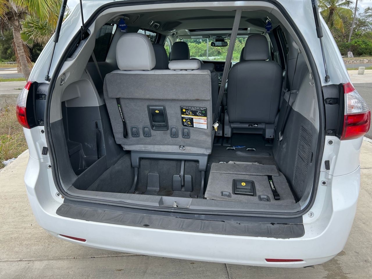 jeepetas y camionetas - TOYOTA SIENNA XLE 2020 FULL SUNROOF, PUSH BOTTON! COMPUERTA ELÉCTRICA & MÁS! 7