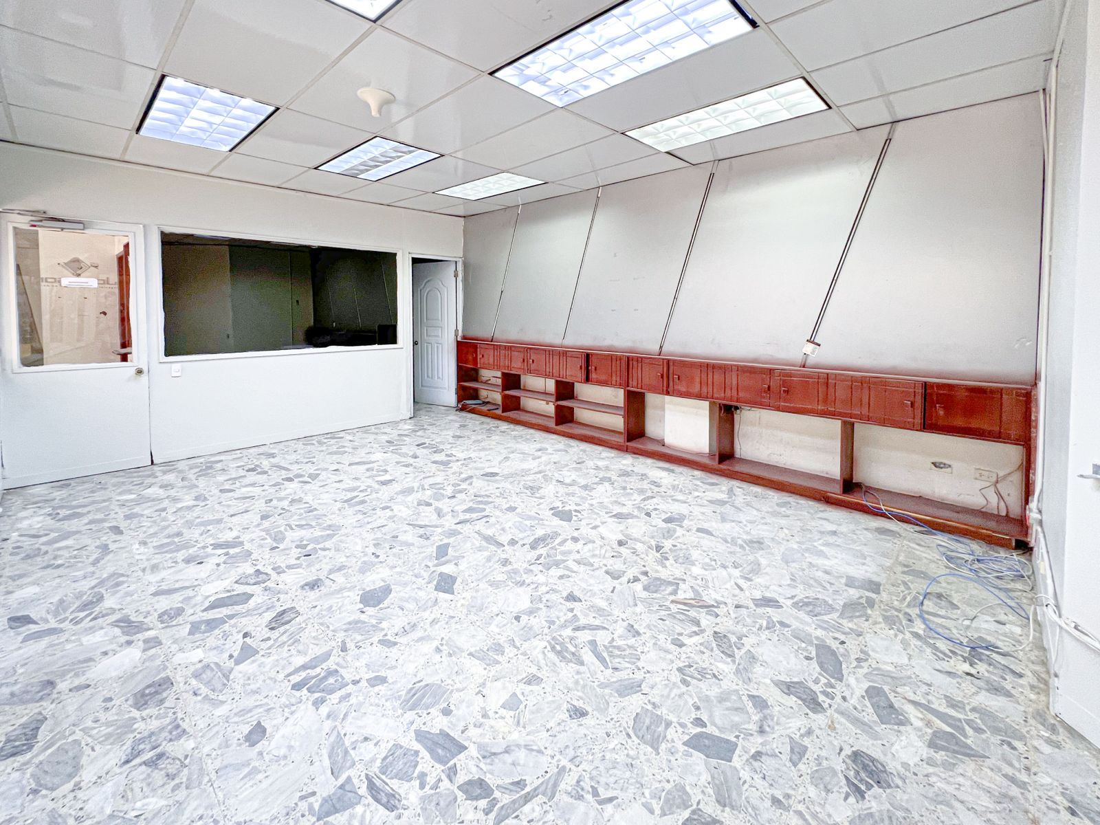 oficinas y locales comerciales - 🔵 Alquilo Nave 3,600 mts en herrera  Av Luperon  5