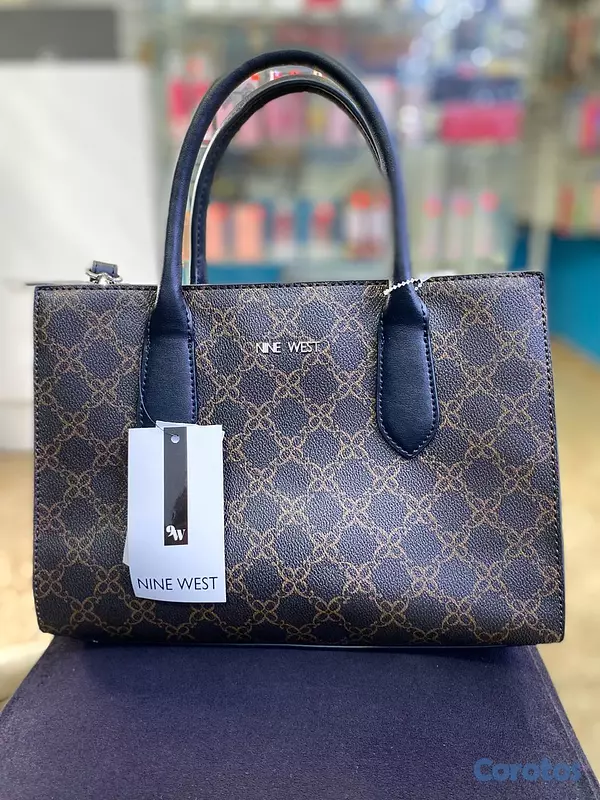 carteras y maletas - Cartera Nine west tiene mucho espacio