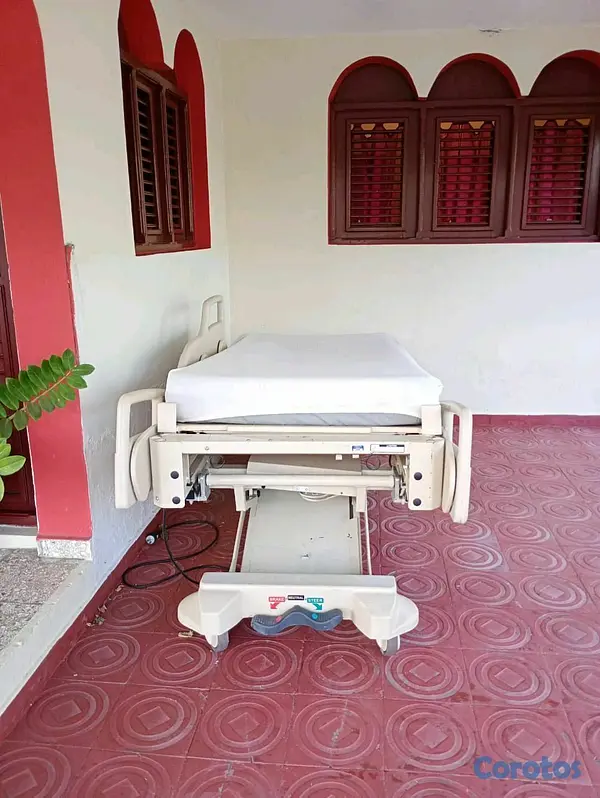 Salud y Equipamiento Médico - Cama de Posición CHG Spirit  5