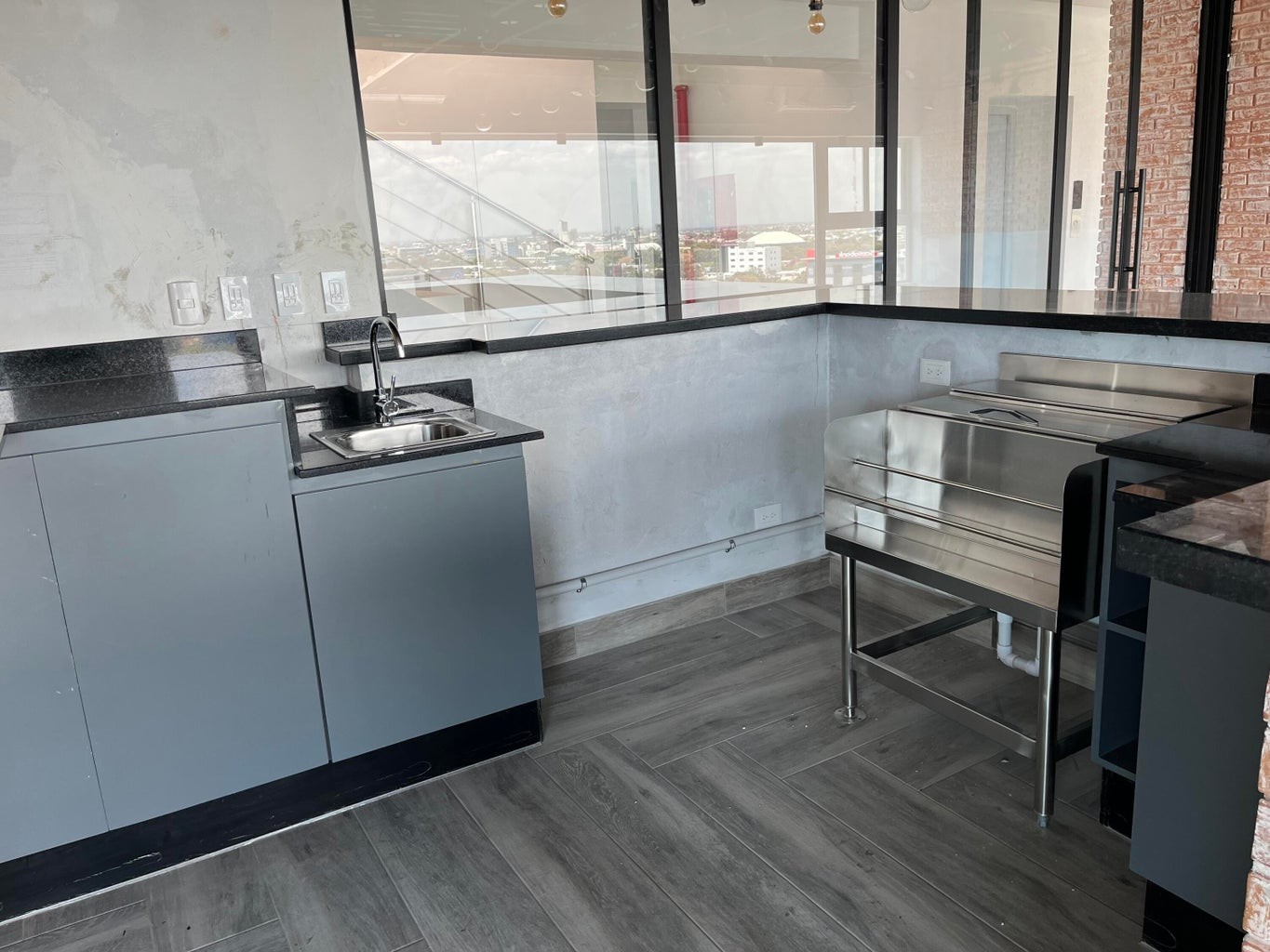 oficinas y locales comerciales - Local Comercial en Alquiler Piantini  5
