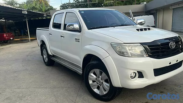 jeepetas y camionetas - HILUX 2013 3