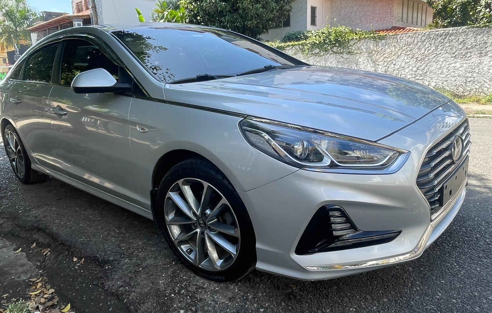 carros - Sonata New Rise 2019
Uso Familiar, Radio Tablet, 
Aros y gomas nuevas,
670mil 6