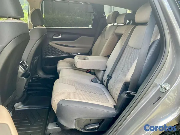 jeepetas y camionetas - HYUNDAI SANTA FE 2020 7