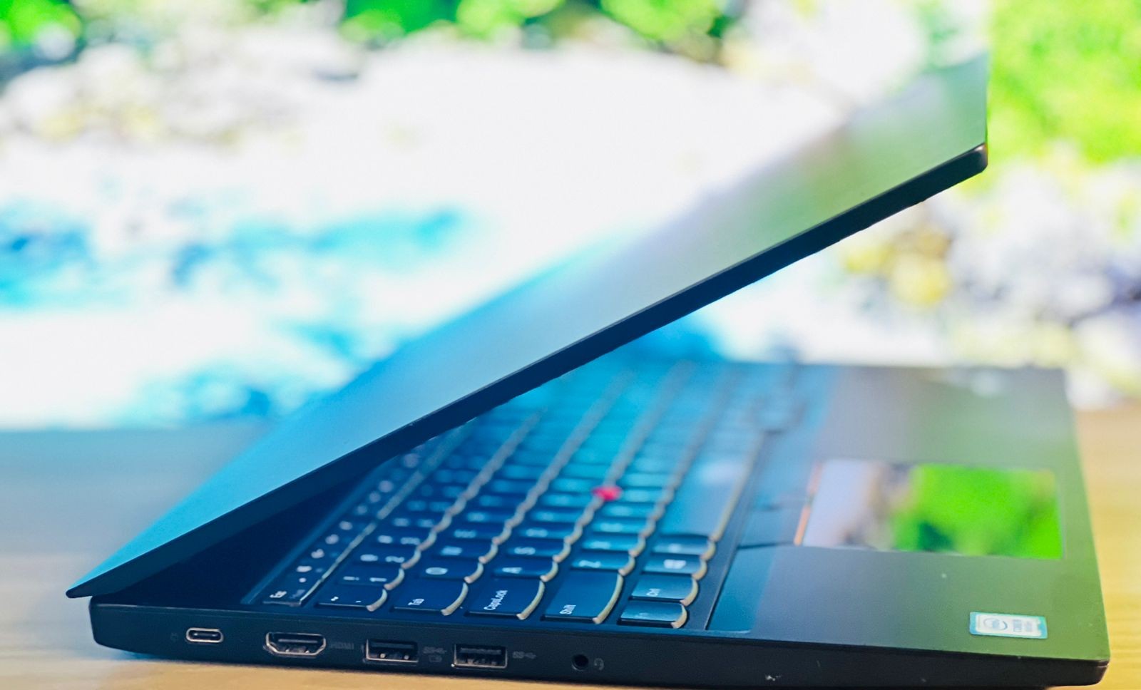 computadoras y laptops - laptop Lenovo thinkpad E580 core i5 8va gen 8GB Ram 128GB SSD 3