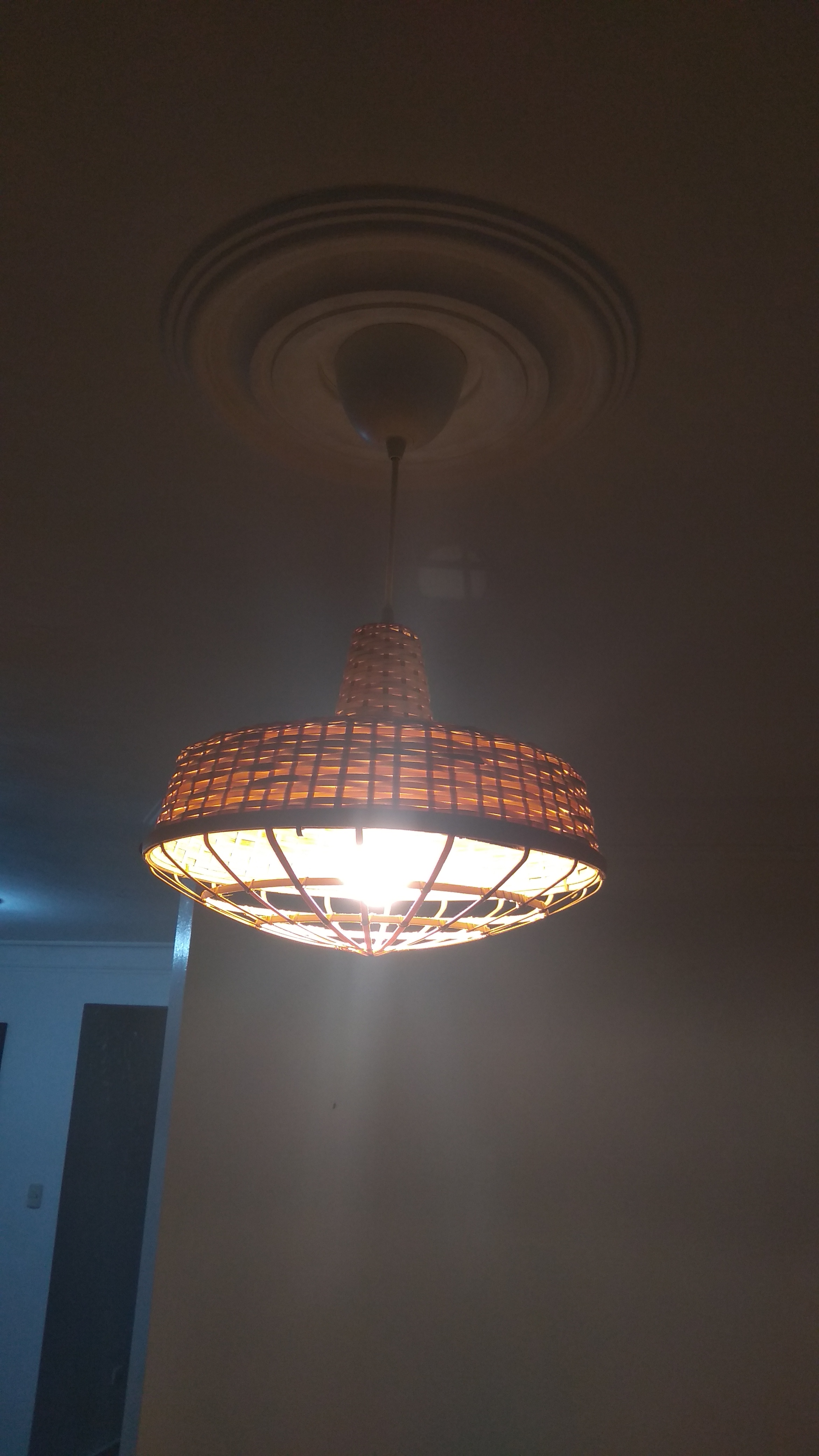 decoración y accesorios - Lampara colgante en mimbre de Ikea $600 pesos