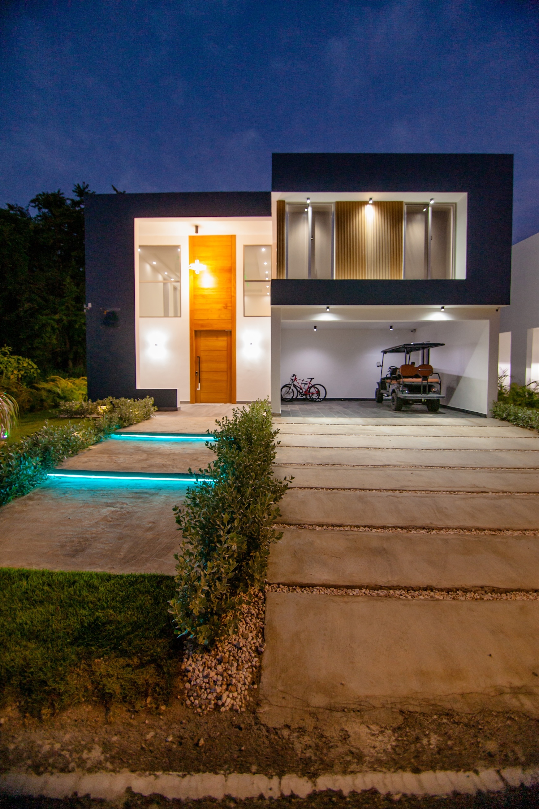 casas vacacionales y villas - Venta de Villa en playa nueva Romana con piscina y 590mts República Dominicana 1