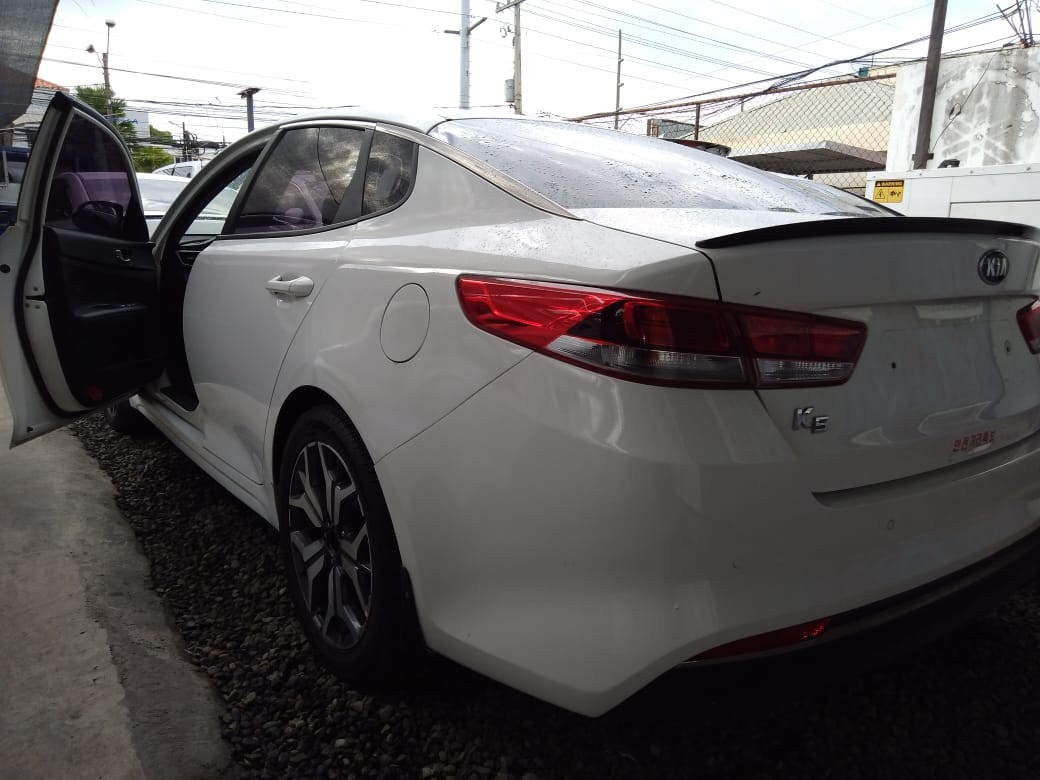 carros - KIA K5 2017 BLANCODESDE: RD$ 685,100.00 6