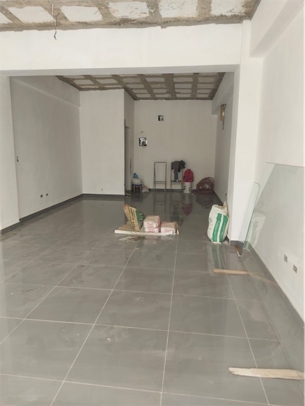 oficinas y locales comerciales - Local céntrico en los prados 3