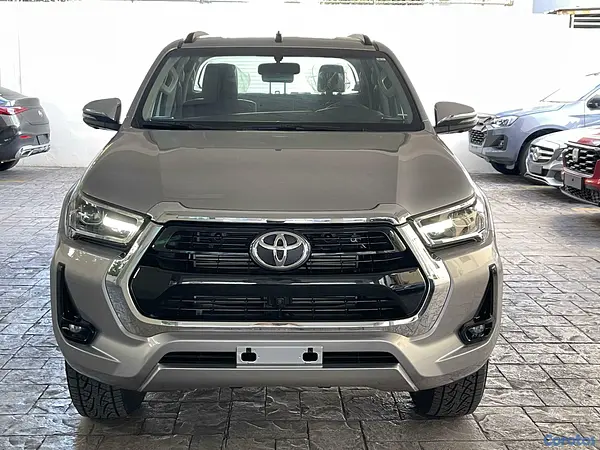 jeepetas y camionetas - Toyota Hilux Limited 2026 3